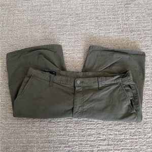 Oakley Men’s Olive Green Shorts Size 34